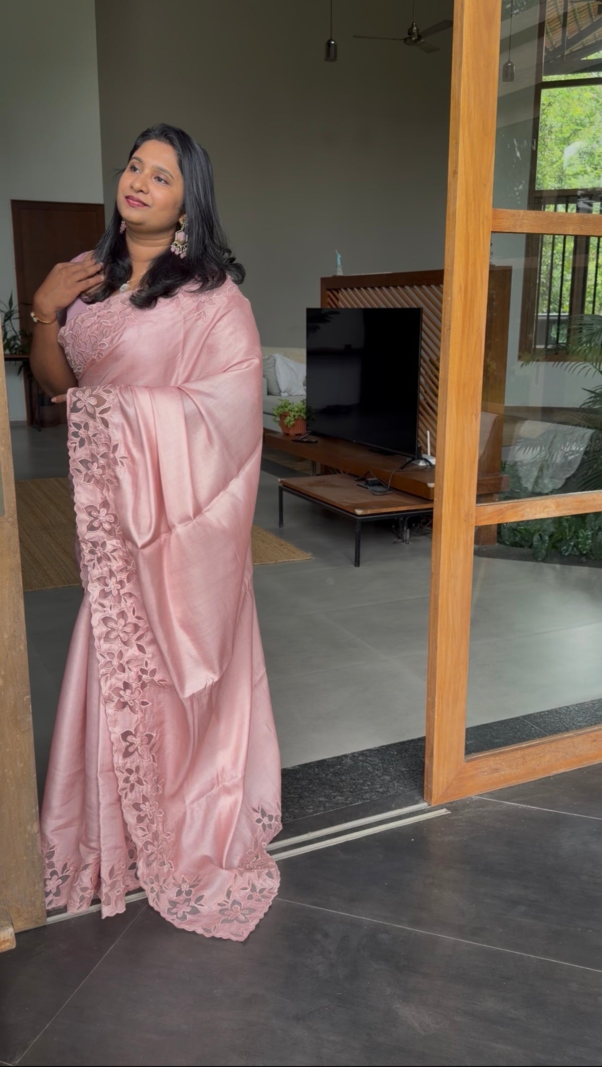 KST70 Semitusser net aplique saree