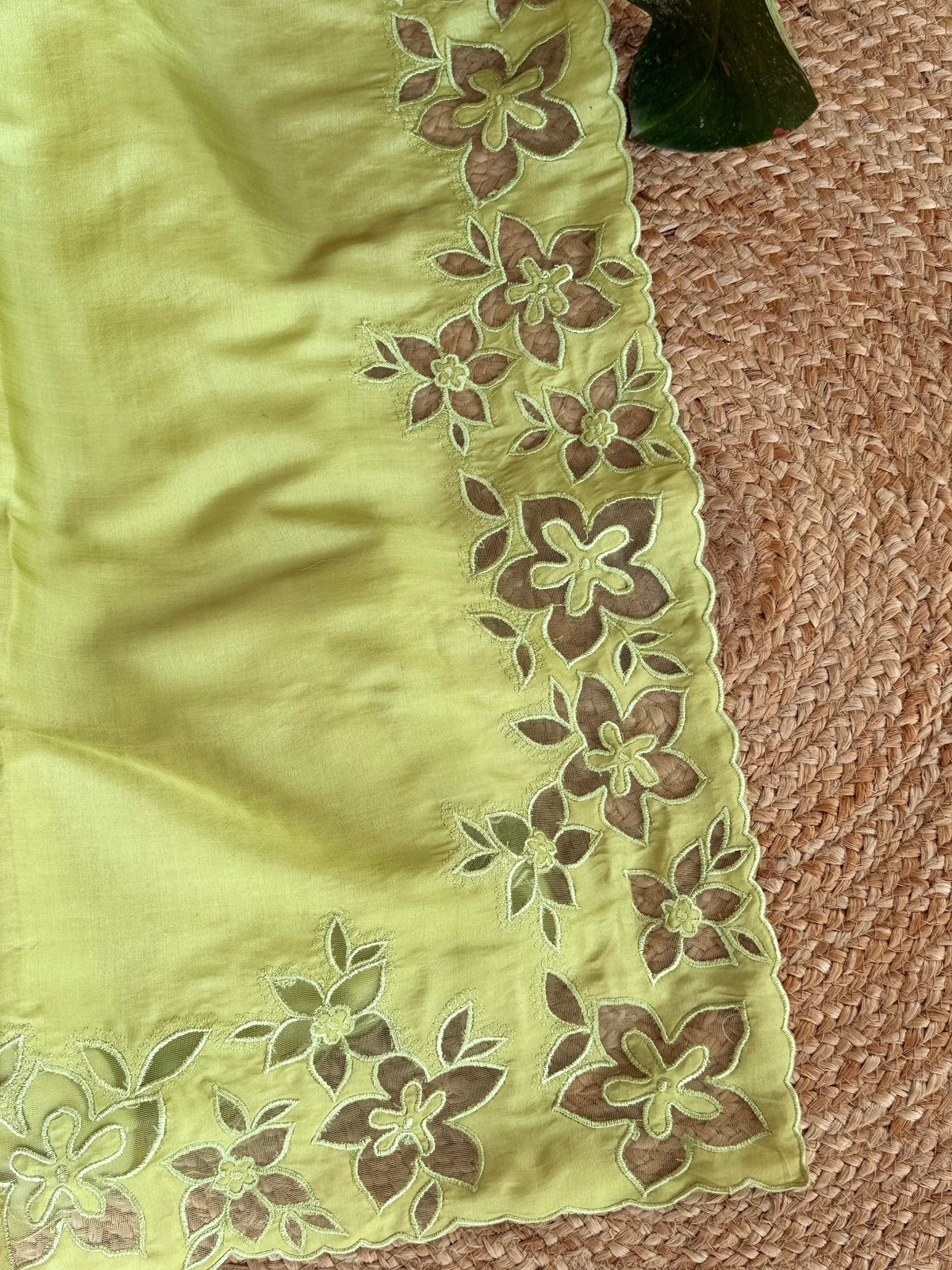 KST70 Semitusser net aplique saree